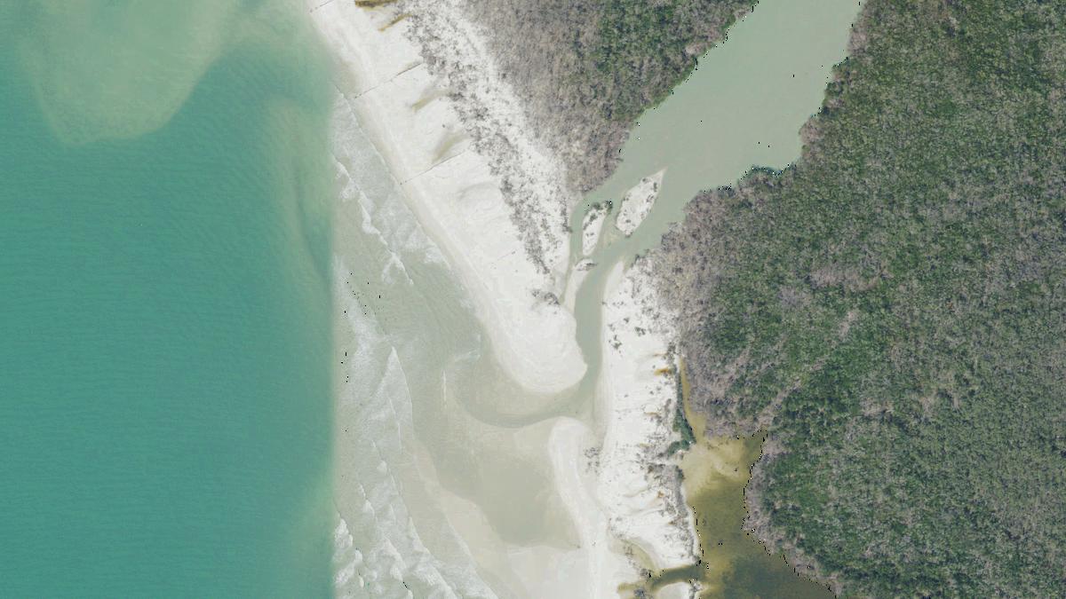 Aerial view of Lolly's Beach in Florida, shoreline and surroundings, USDA NAIP imagery from May 2023