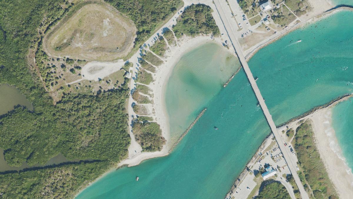 Aerial view of Tidal Cove Beach in Florida, shoreline and surroundings, USDA NAIP imagery from May 2023